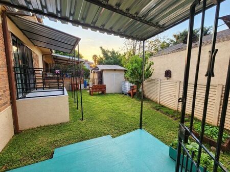 2 Bedroom house to rent in The Hill, Johannesburg