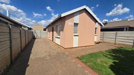 2 Bedroom house to rent in Sky City, Alberton