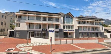 2 Bedroom Apartment in Hout Bay Central