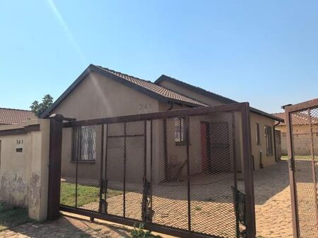 3 Bedroom House in Soshanguve Vv