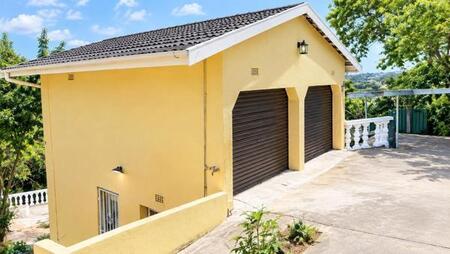 0.5 Bedroom House in Yellowwood Park