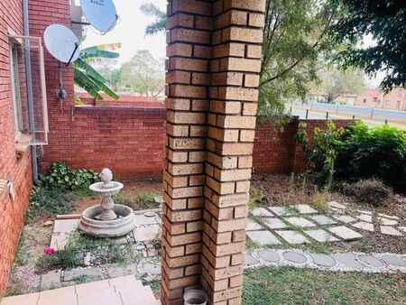 2 Bedroom apartment to rent in Equestria, Pretoria