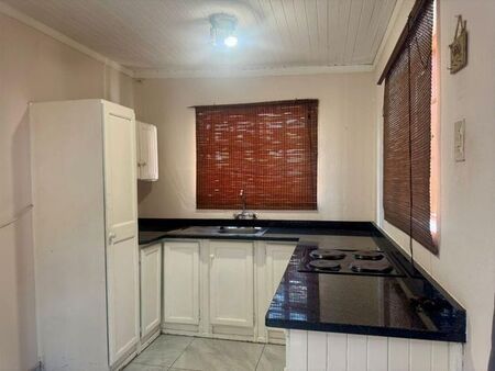 1 Bedroom cottage to rent in Blairgowrie, Randburg