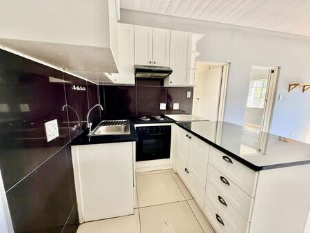 2 Bedroom apartment to rent in Zonnebloem, Cape Town