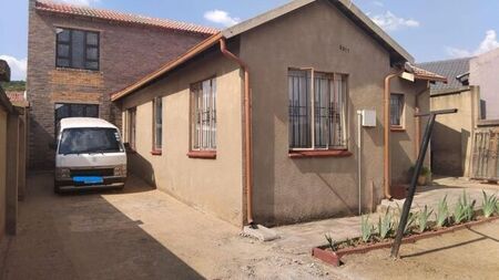 3 Bedroom house to rent in Naturena, Johannesburg