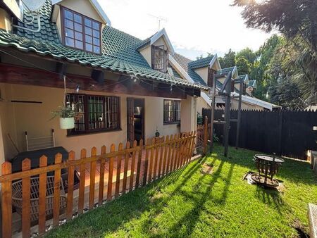 2 Bedroom duplex townhouse - sectional to rent in Weltevreden Park, Roodepoort
