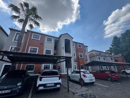 2 Bedroom apartment to rent in Broadacres, Sandton