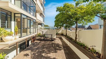 3 Bedroom apartment to rent in Sea Point, Cape Town