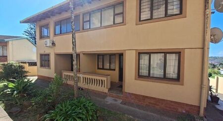 2 Bedroom townhouse - sectional to rent in Escombe, Queensburgh