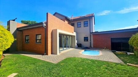 4 Bedroom duplex townhouse - freehold to rent in Olympus Ah, Pretoria