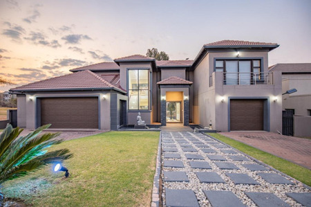 4 Bedroom House in Blue Valley