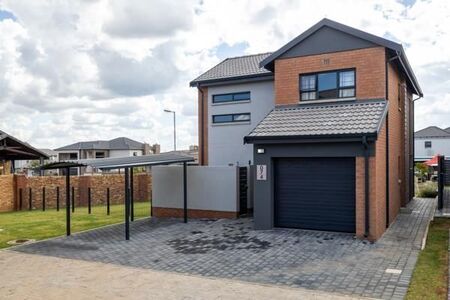 3 Bedroom House in Roodeplaat