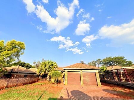 2 Bedroom house to rent in Theresapark, Akasia