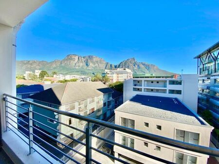 2 Bedroom apartment to rent in Claremont, Cape Town