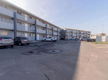 2 Bedroom apartment to rent in Thornton, Cape Town