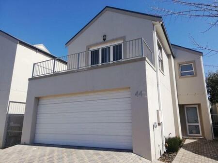 3 Bedroom House in Honeydew Country Estate