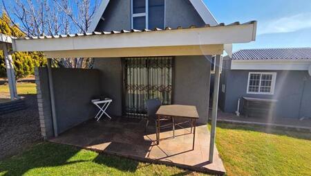 1 Bedroom Flat in Postmasburg