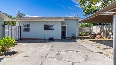 2 Bedroom apartment to rent in Denneburg, Paarl