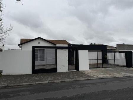 4 Bedroom House in Ruyterwacht