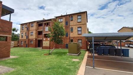 2 Bedroom Apartment in Olympus Ah