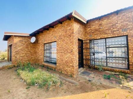 3 Bedroom House in Geluksdal