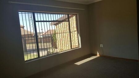 2 Bedroom apartment to rent in Die Heuwel Ext 4, Witbank