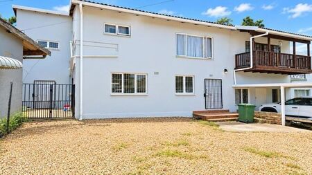 5 Bedroom duplex apartment to rent in Assagay, Hillcrest