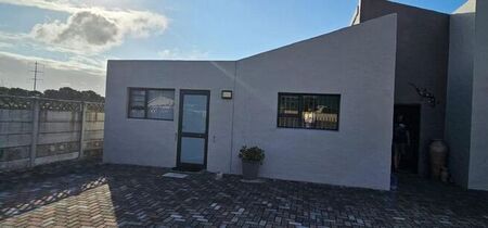 1 Bedroom cottage to rent in Lorraine, Port Elizabeth