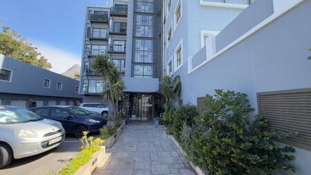 2 Bedroom apartment to rent in Sea Point, Cape Town