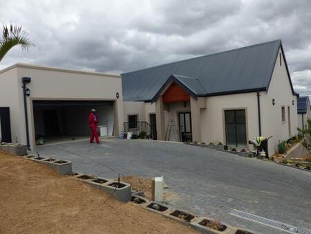 3 Bedroom House in Mount Royal Golf Estate