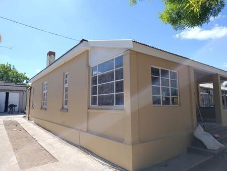 3 Bedroom House in Oudtshoorn South