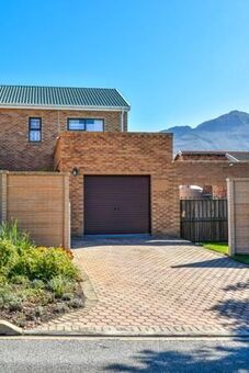 2 Bedroom Apartment in Heather Park