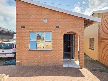 2 Bedroom House in Newlands East