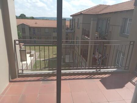 2 Bedroom Flat in Queenswood