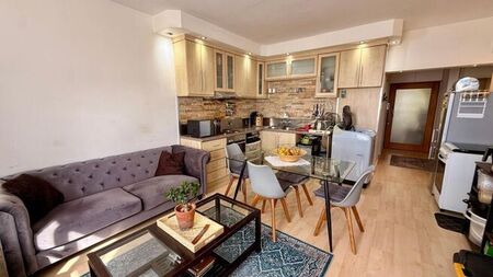 2 Bedroom apartment to rent in Sea Point, Cape Town