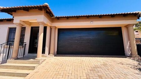 3 Bedroom house to rent in Amandasig, Akasia
