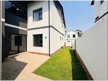 3 Bedroom apartment to rent in Waterfall, Midrand