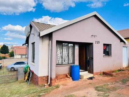 3 Bedroom house to rent in Zakariyya Park, Johannesburg
