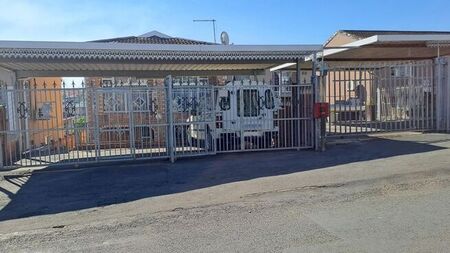 3 Bedroom house to rent in Sunford, Phoenix