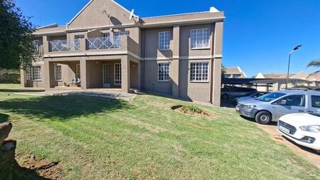 3 Bedroom duplex apartment to rent in Erasmuskloof, Pretoria