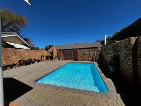 3 Bedroom House in Rhodesdene