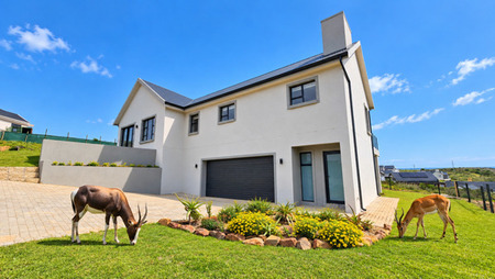3 Bedroom House in Outeniquasbosch