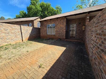 Studio apartment in Lydenburg (Mashishing)
