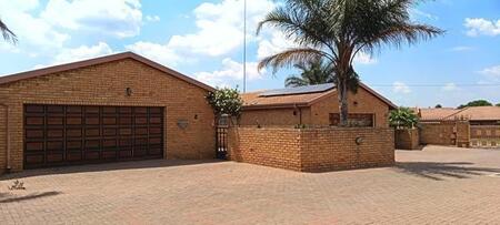 3 Bedroom House in Eike Park