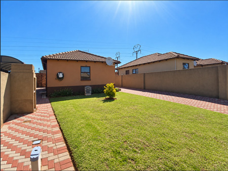 2 Bedroom House in Windmill Park