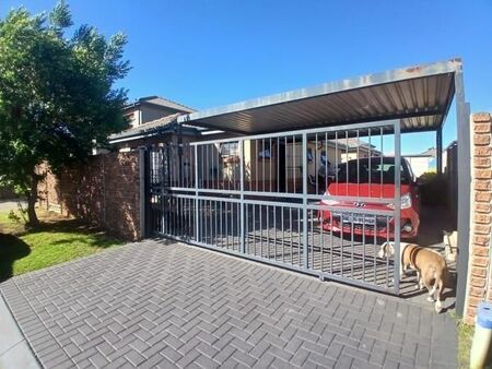 3 Bedroom House in Albertsdal
