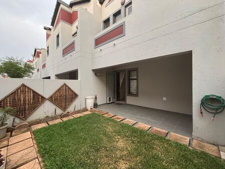 2 Bedroom duplex townhouse - sectional to rent in Honeydew, Roodepoort