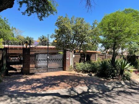 2 Bedroom house to rent in Fourways, Sandton
