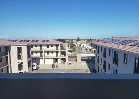 2 Bedroom apartment to rent in Grassy Park, Cape Town