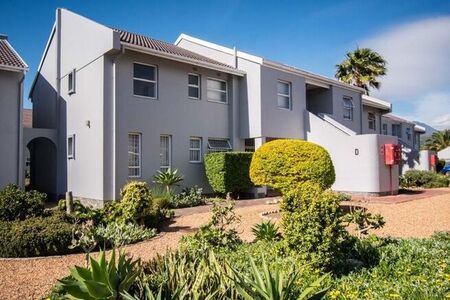3 Bedroom townhouse - sectional to rent in Bridgewater, Somerset West